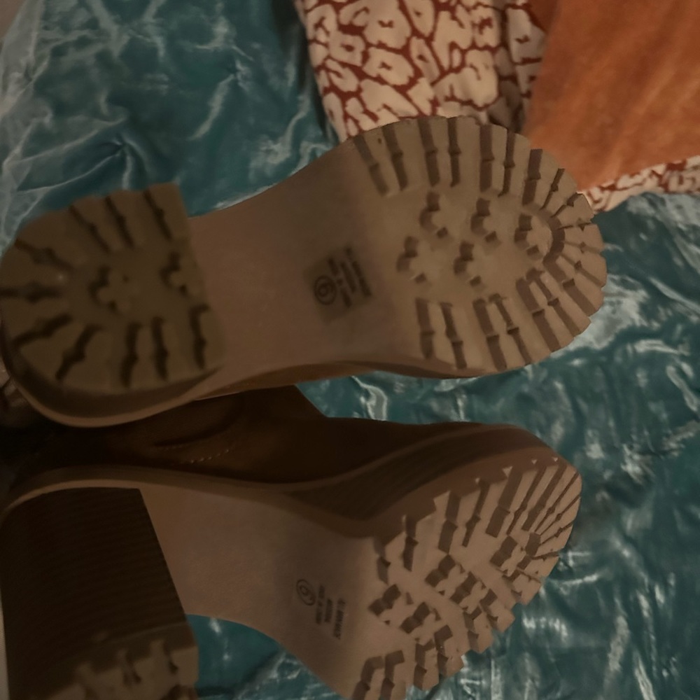 Soda platform booties never worn